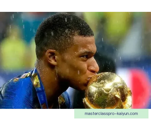 姆巴佩荣膺法甲金靴，表现亮眼引发全界关注